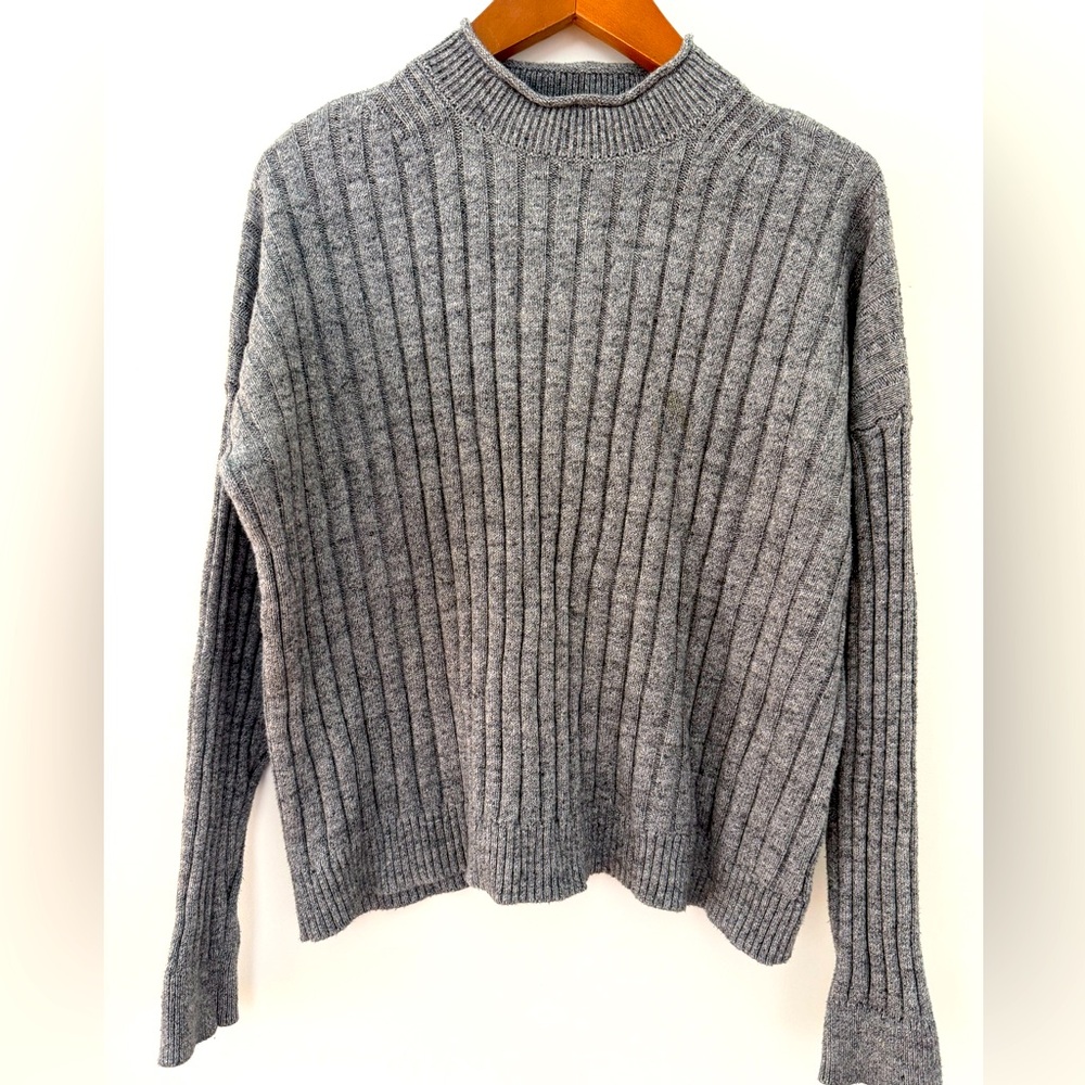 A&F Gray Ribbed Women's Sweater Abercrombie & Fitch Size M